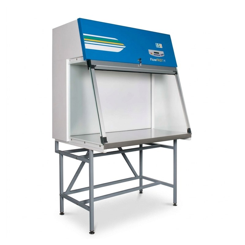 Hotte à flux laminaire horizontale FlowFAST H bleue sur pieds, ouverture de travail vitrée