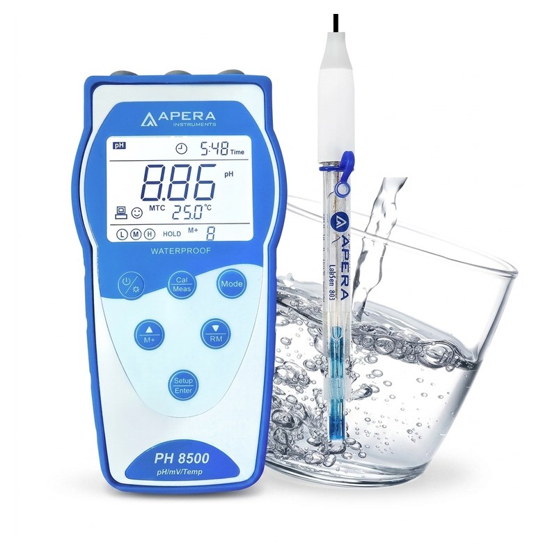 pH-mètre portable bleu PH8500 avec électrode en verre plongée dans de l'eau